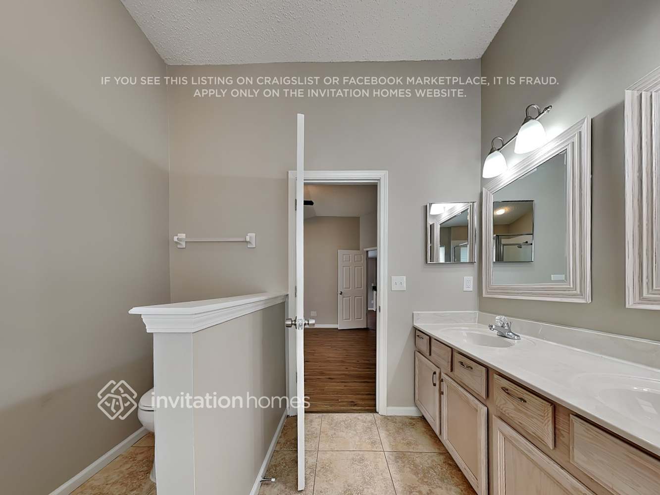 Building Photo - 1800 Northglen Cir