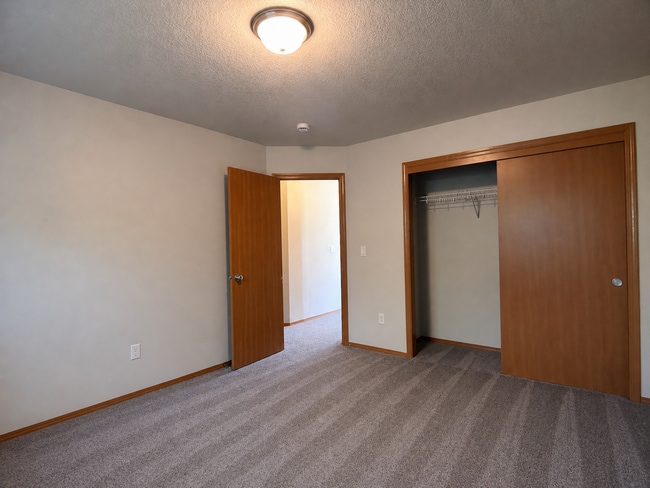 Building Photo - 4825 Northeast 124th Ct.