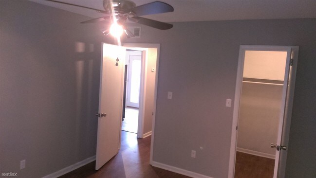 Building Photo - 3632 Clairmont Ave S