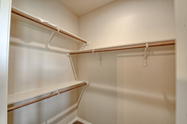 Building Photo - GORGEOUS 3 BEDROOM DUPLEX LOCATED IN BUDA, TEXAS!