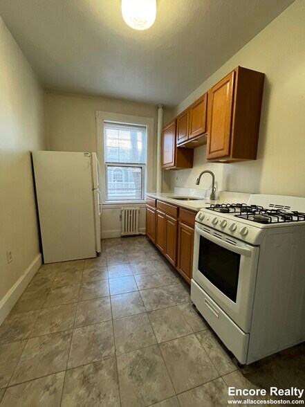 Building Photo - 155 Summer St