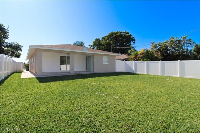 Building Photo - 615 108th Ave N