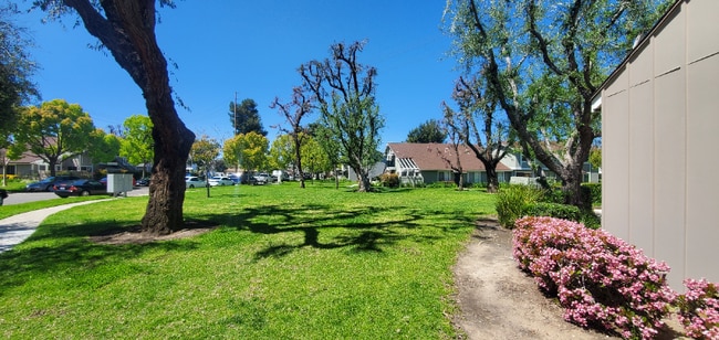 Building Photo - 5428 Snowood