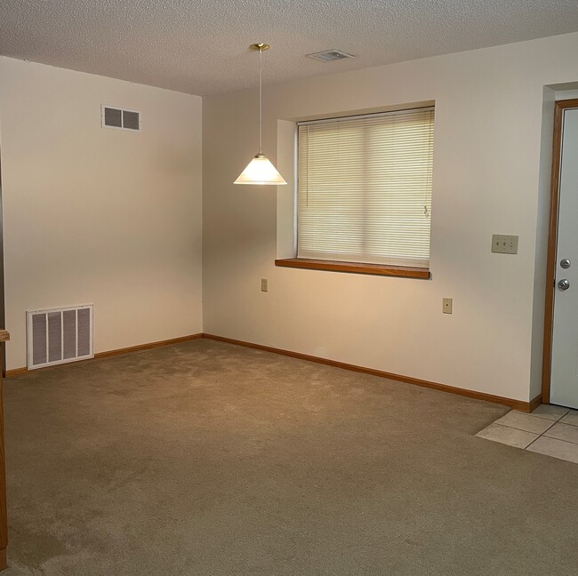 Building Photo - 521 24th St