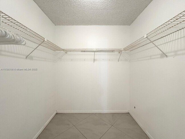 Building Photo - 3800 S Ocean Dr