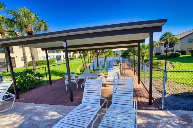 Building Photo - Seasonal Short-Term 2 Bedroom 2 Bathroom Second Floor Condo in Mission Lakes!