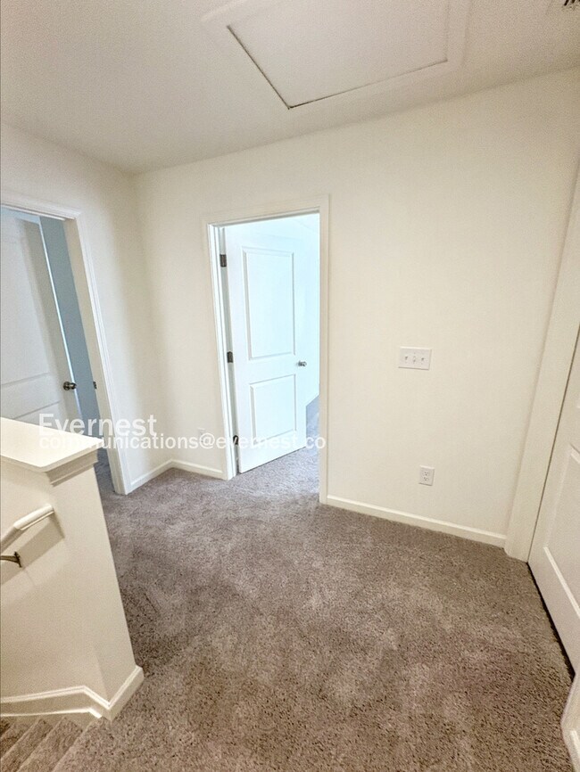 Building Photo - 107 Douglas Fir Dr