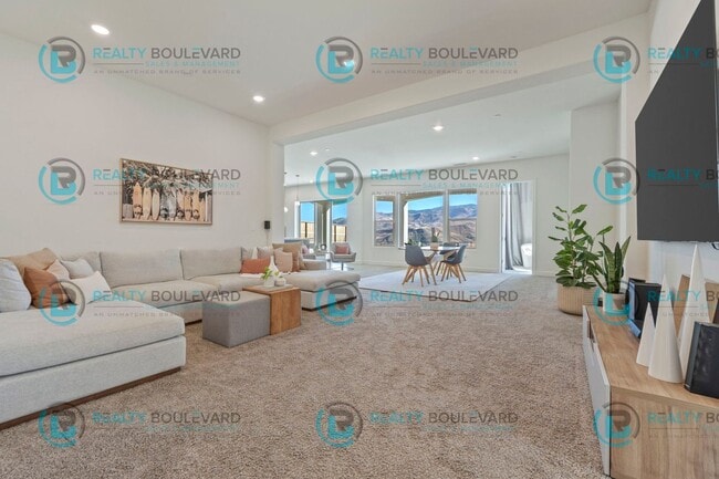 Building Photo - Stylish 3-Bedroom Sanctuary with Sophistic...