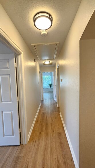 Building Photo - 421 Long Cove Ct