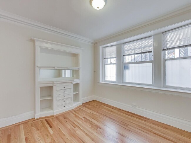 Building Photo - 655 Hyde St