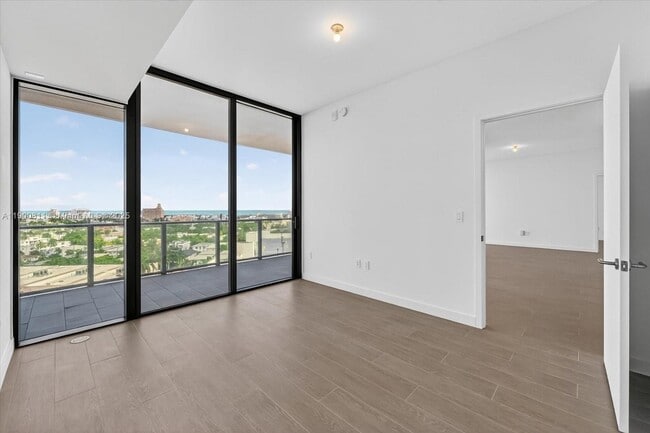 Building Photo - 500 Alton Rd