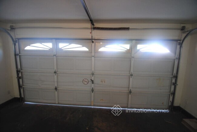 Building Photo - 13045 W Avalon Dr