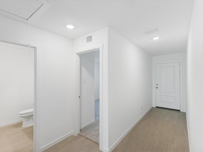 Building Photo - 1609 Baugh St