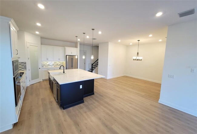 Building Photo - 15627 Vetta Dr