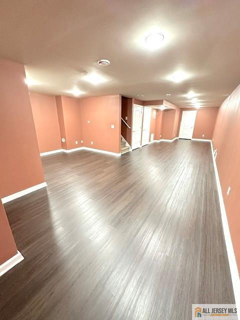 Building Photo - 1905 Dahlia Cir