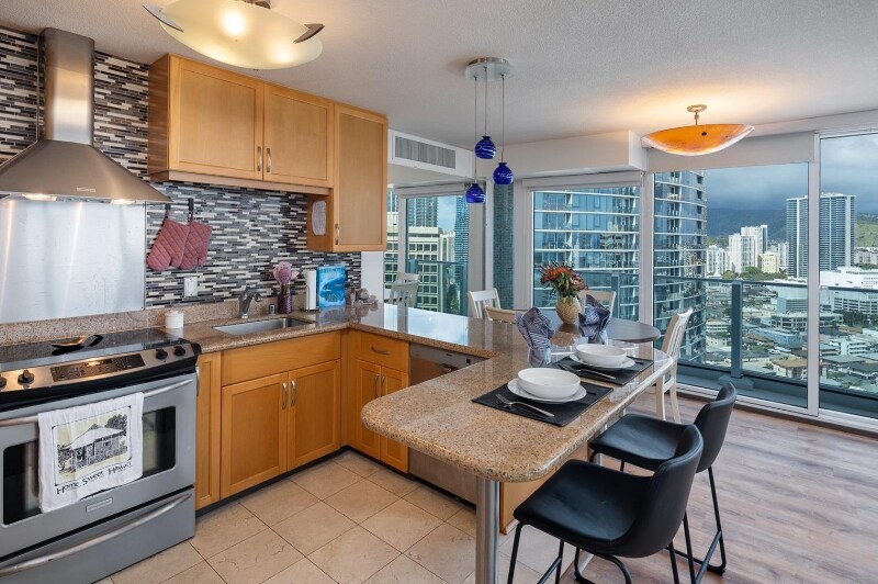 Building Photo - 1288 Kapiolani Blvd