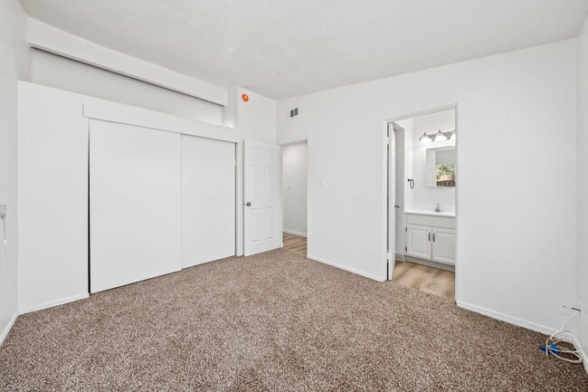 Building Photo - Charming 3 bedroom 2 bath home in Sacramento!