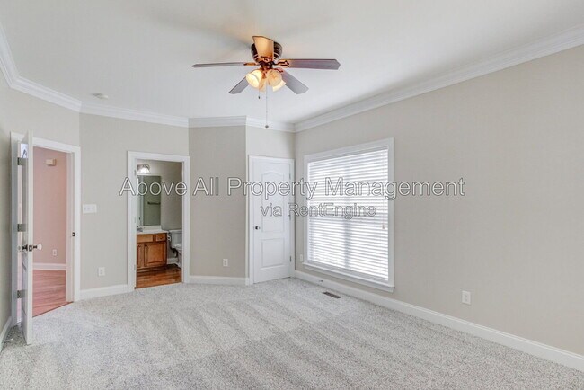 Building Photo - 2041 Jadewood Dr