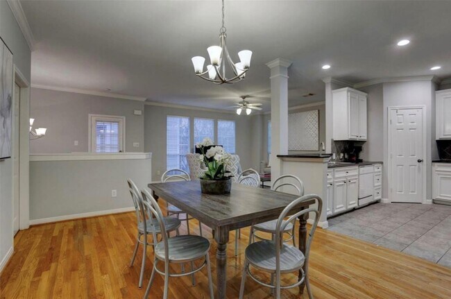 Building Photo - 1015 Eberhard St