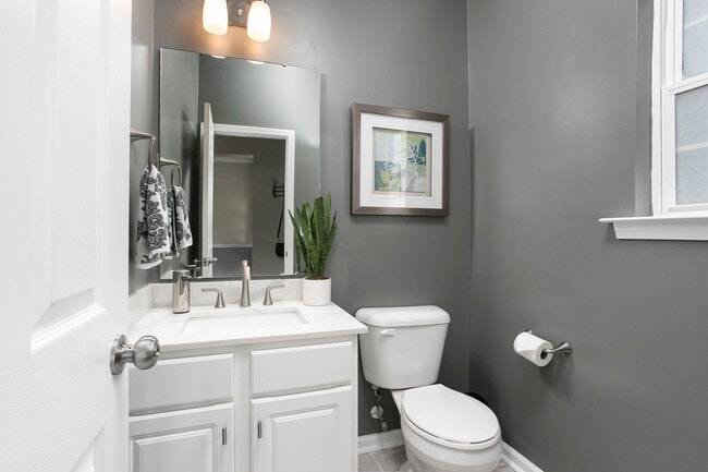 Building Photo - 3 Bd / 2.5 Bth townhouse in SW Durham Aubu...