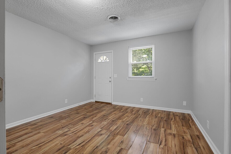 Building Photo - 5162 Hilson Rd