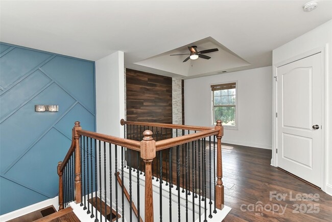 Building Photo - 549 Daventry Ct