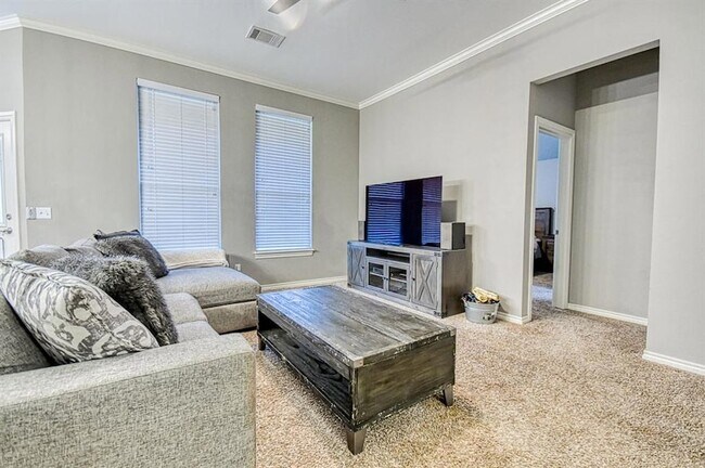 Building Photo - 2204 Alameda Park Dr