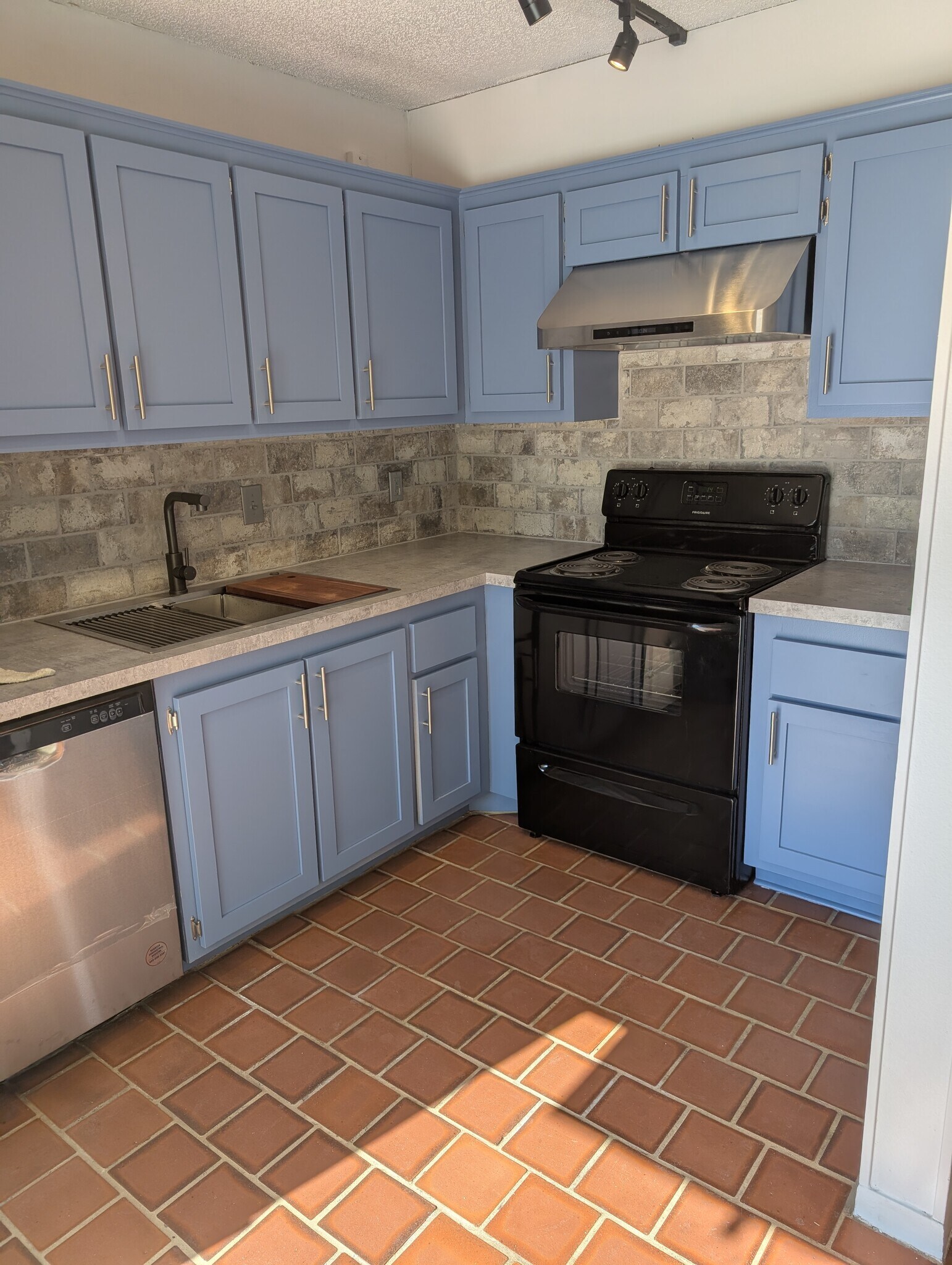 Building Photo - 1713 Park Meadows Dr