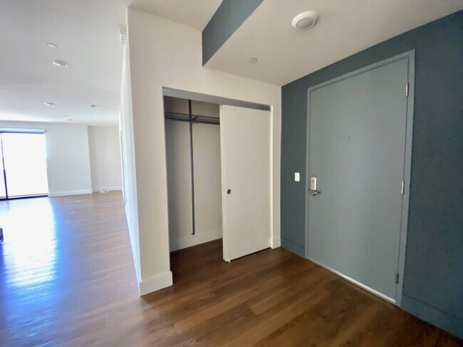 Building Photo - 5727 La Mirada Ave