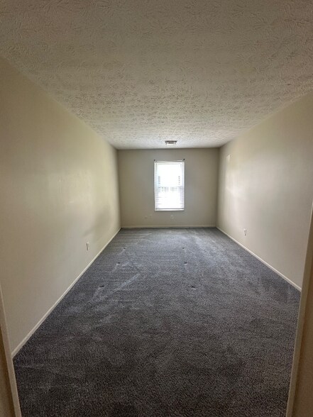 Building Photo - 2523 Broadleaf Ct