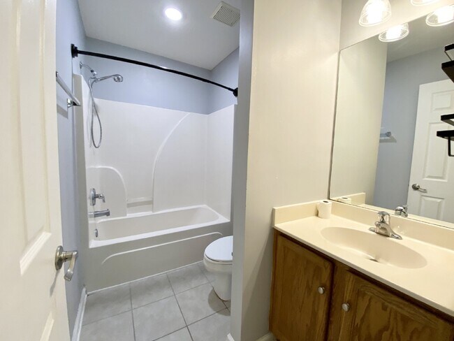 Building Photo - Four Bedroom Home Available in Edgefield!