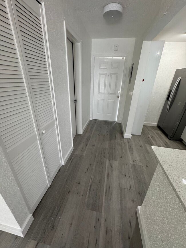 Building Photo - AVAILABLE 8/1/26 For Rent 2BD/2.5BA FULLY RENOVATED Unit- $2,400