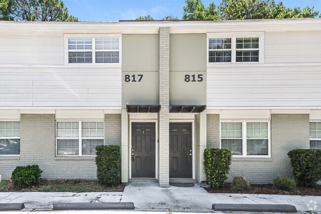 Building Photo - 817 Von Kolnitz Rd
