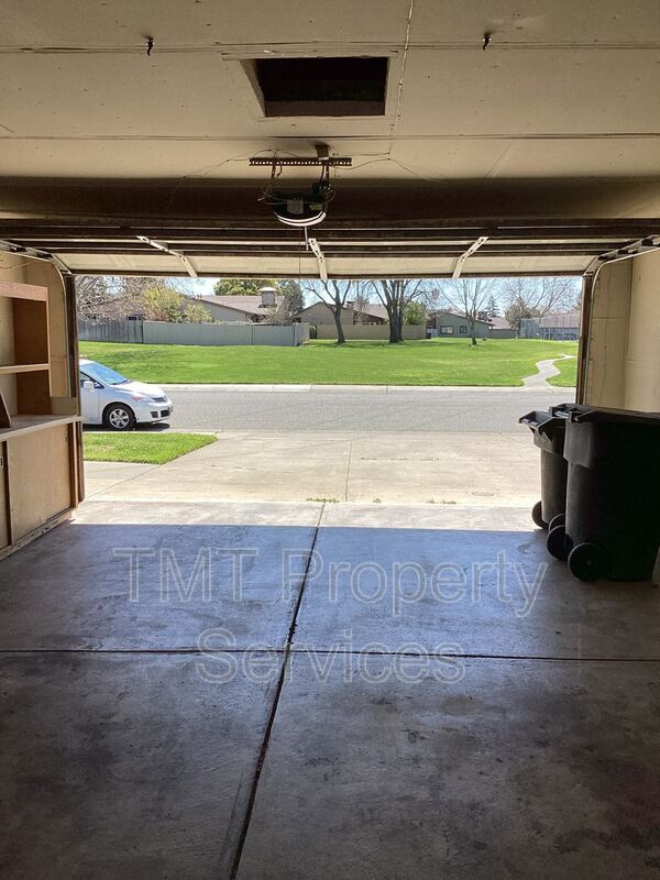 Building Photo - 7847 Orchard Woods Cir
