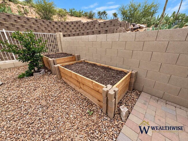 Building Photo - Mountain Views, Large Office/Den & Whole-Home Water Purification — Eagle Crest Ranch