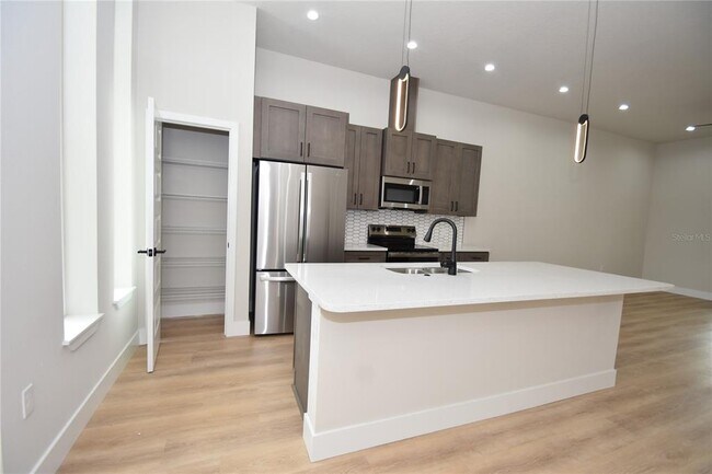 Building Photo - 18 Wood Amber Ln