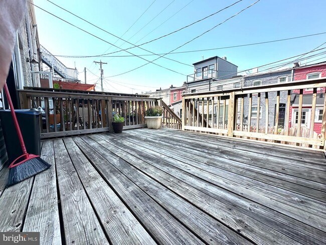 Building Photo - 608 S Belnord Ave