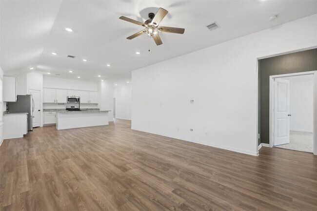 Building Photo - 32322 Melbrooke Dr