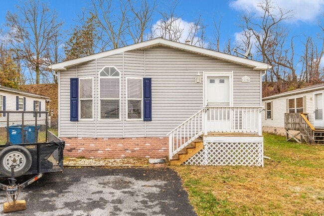 Building Photo - 16114 McGregor Dr