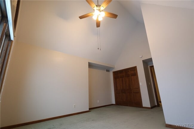 Building Photo - 40 Vassar Dr