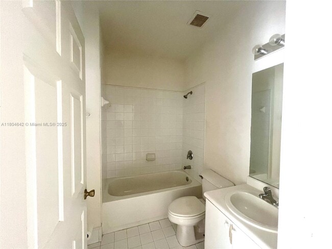 Building Photo - 1429 SE 24th Ct