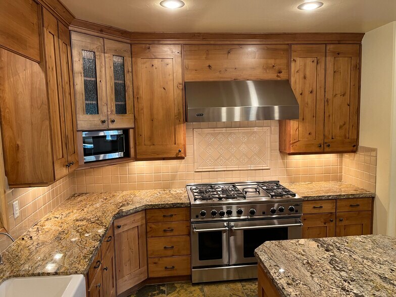 Kitchen 3 - 2557 Lower Lando Ln