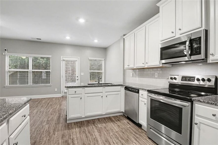 Building Photo - 7051 Fringe Flower Dr