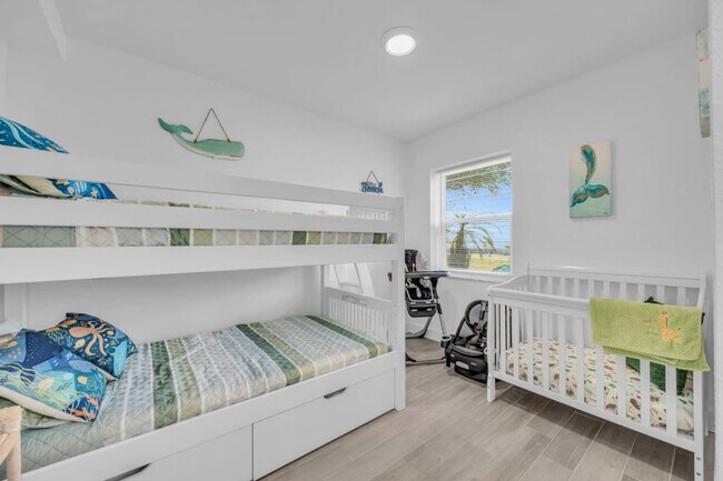 Building Photo - 2362 Pineapple Ave