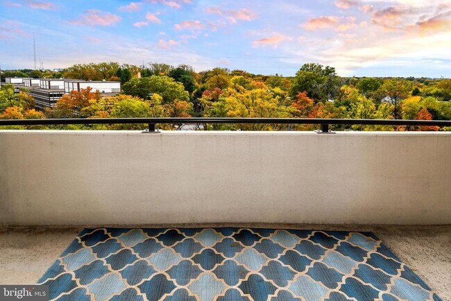 Building Photo - 4620 N Park Ave