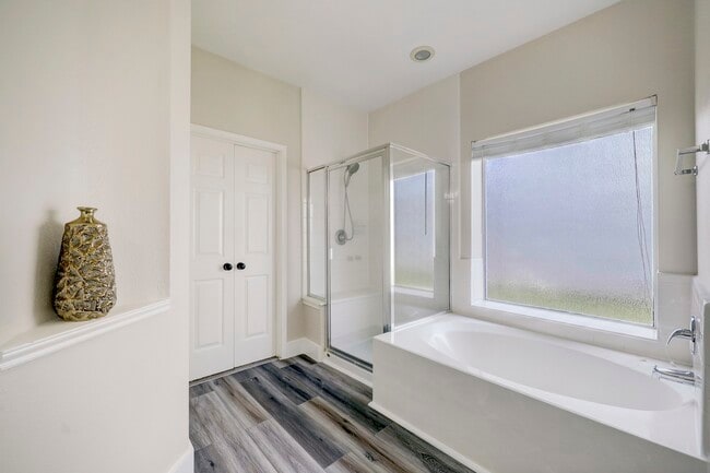 Building Photo - 4615 Russett Ln