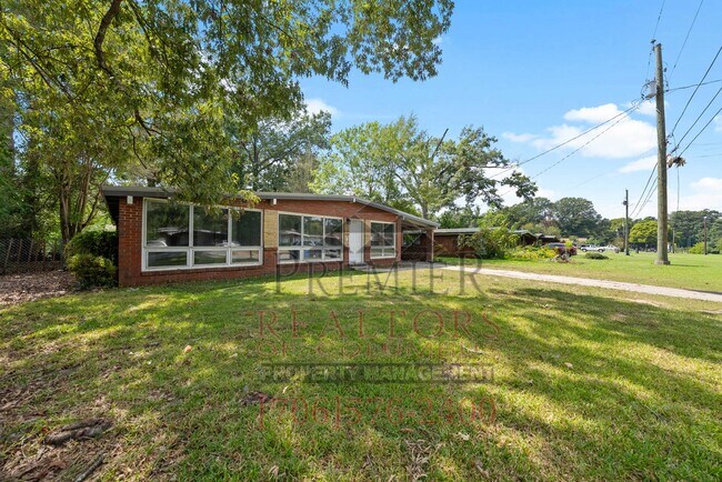 Building Photo - 2468 Walker St