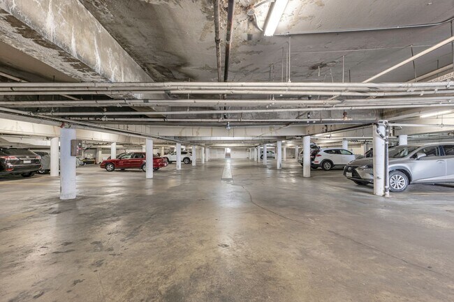 Building Photo - 4950 Louise Ave