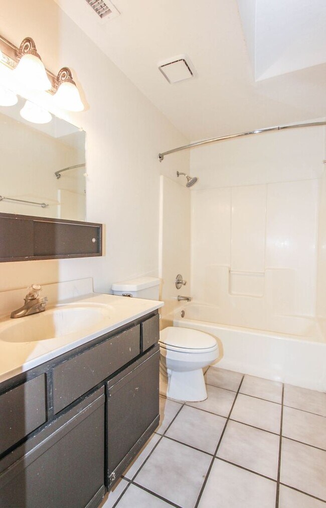 Building Photo - Four Bedroom in Prescott Valley