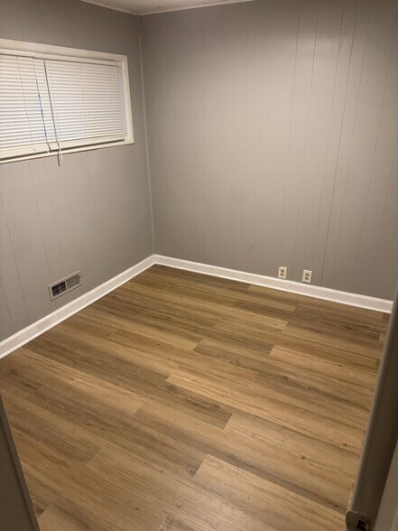 Building Photo - 7601 E 108th St